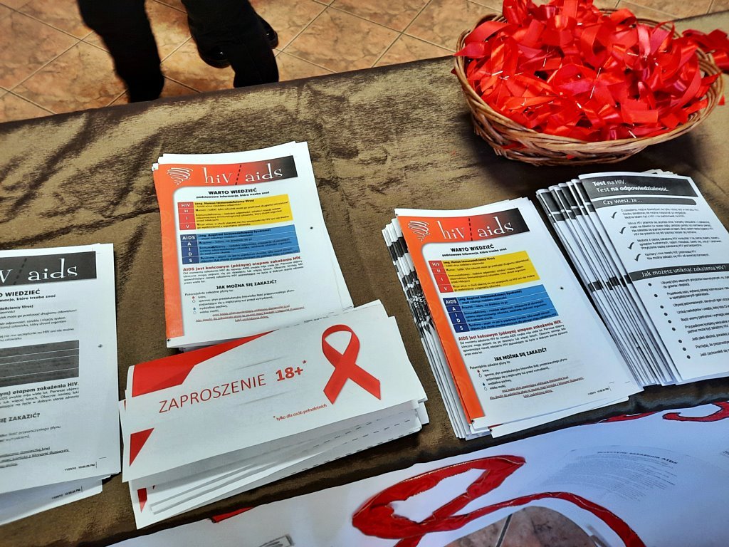 2021-12-01 akcja HIV AIDS