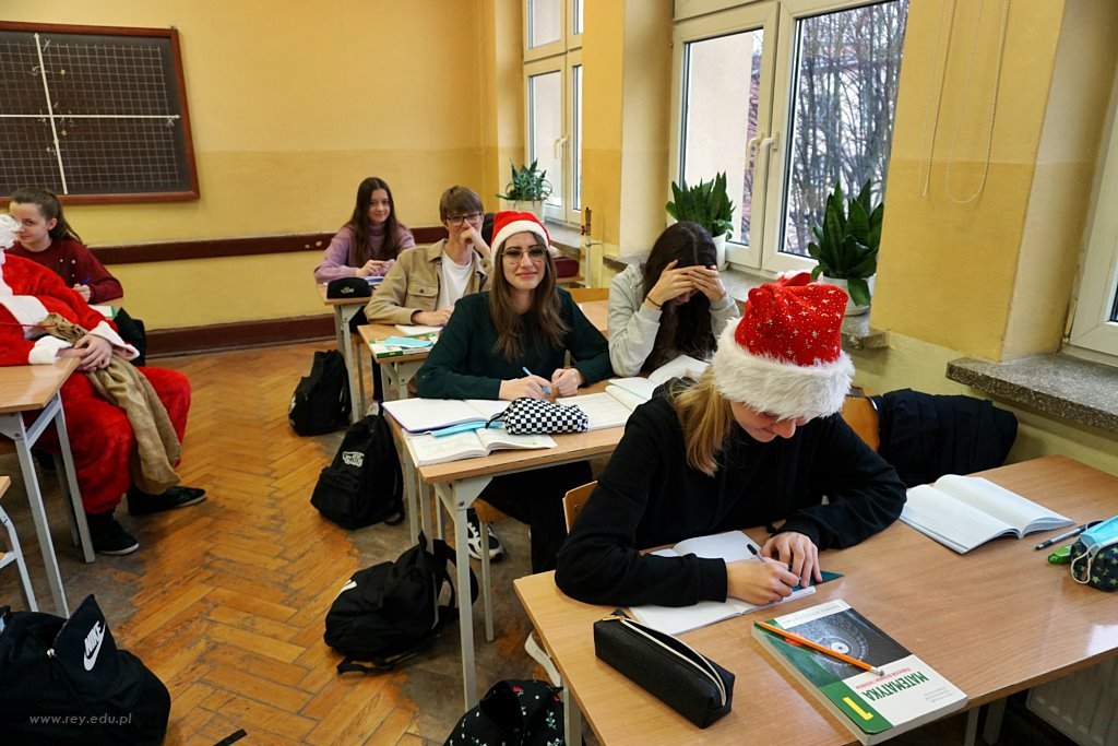 2021-12-06 Szkolne Mikołajki