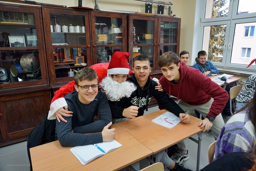 2021-12-06 Szkolne Mikołajki