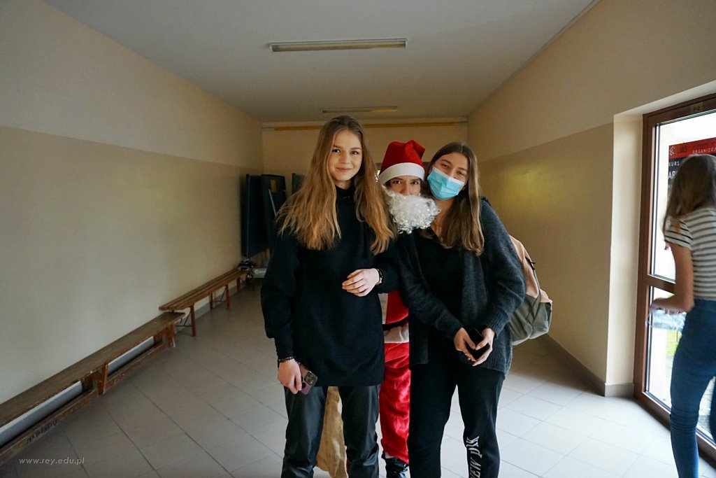 2021-12-06 Szkolne Mikołajki
