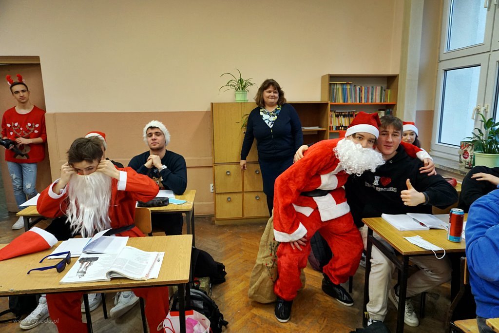 2021-12-06 Szkolne Mikołajki
