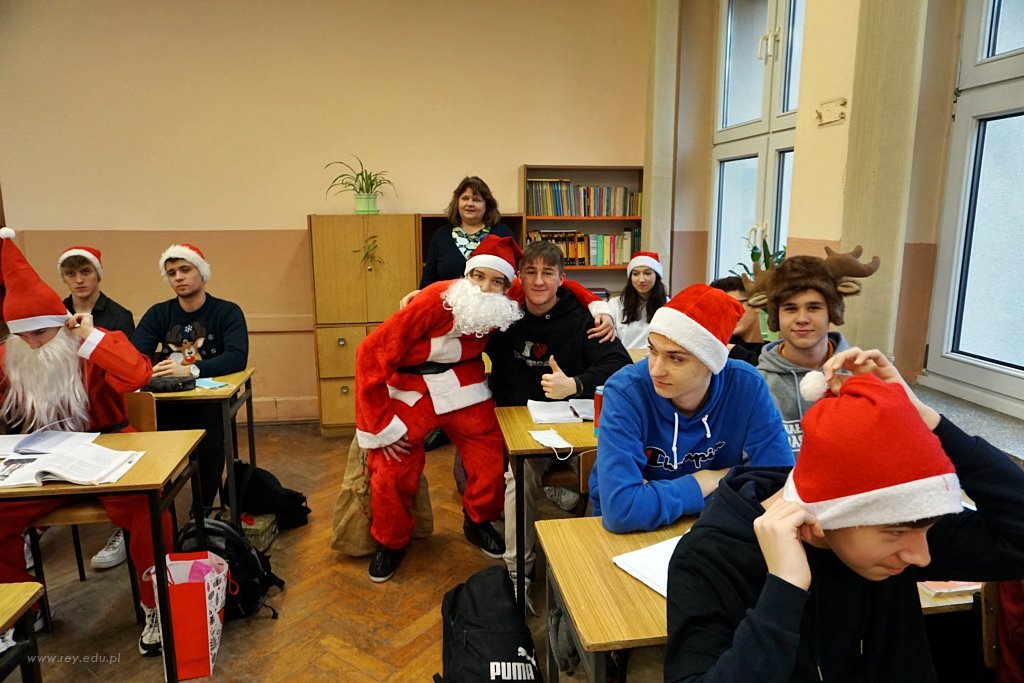 2021-12-06 Szkolne Mikołajki