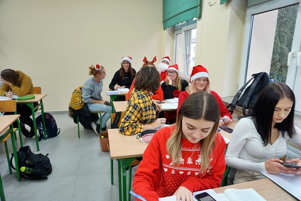 2021-12-06 Szkolne Mikołajki