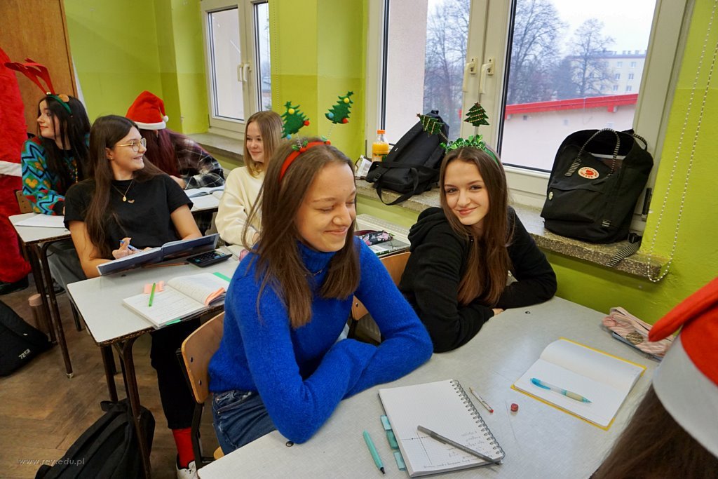 2021-12-06 Szkolne Mikołajki