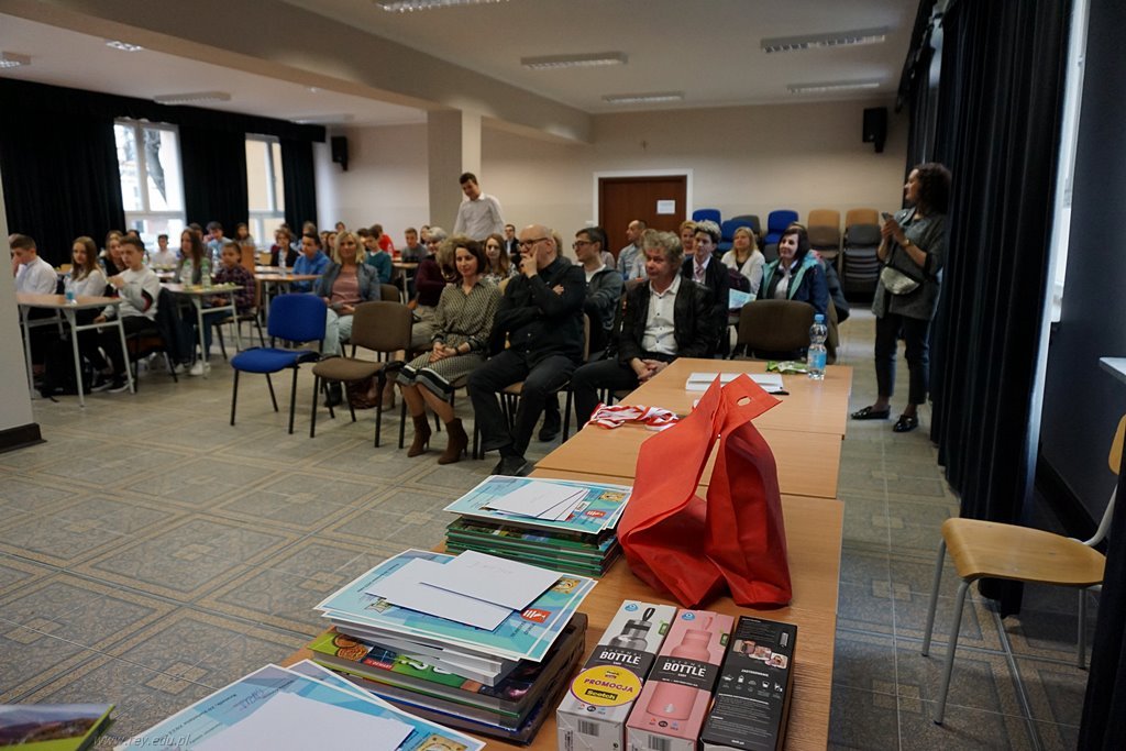 2022-04-19 Kalejdoskop w Reju