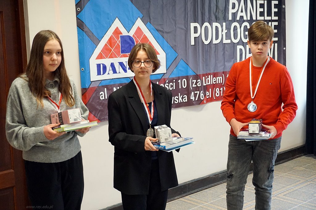 2022-04-19 Kalejdoskop w Reju