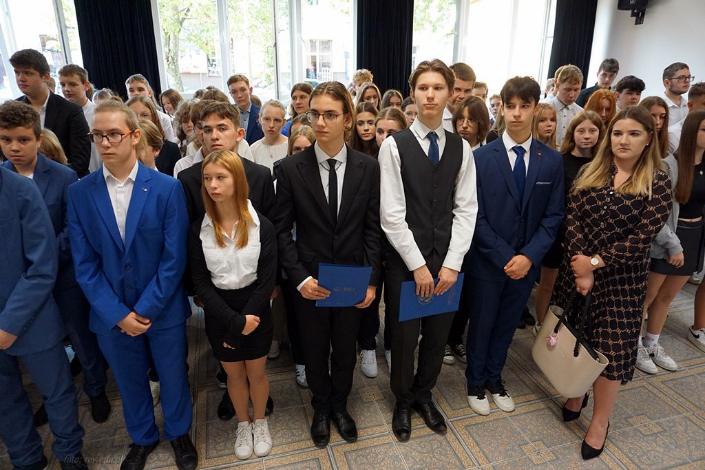 2023-10-12 Ślubowanie klas pierwszych