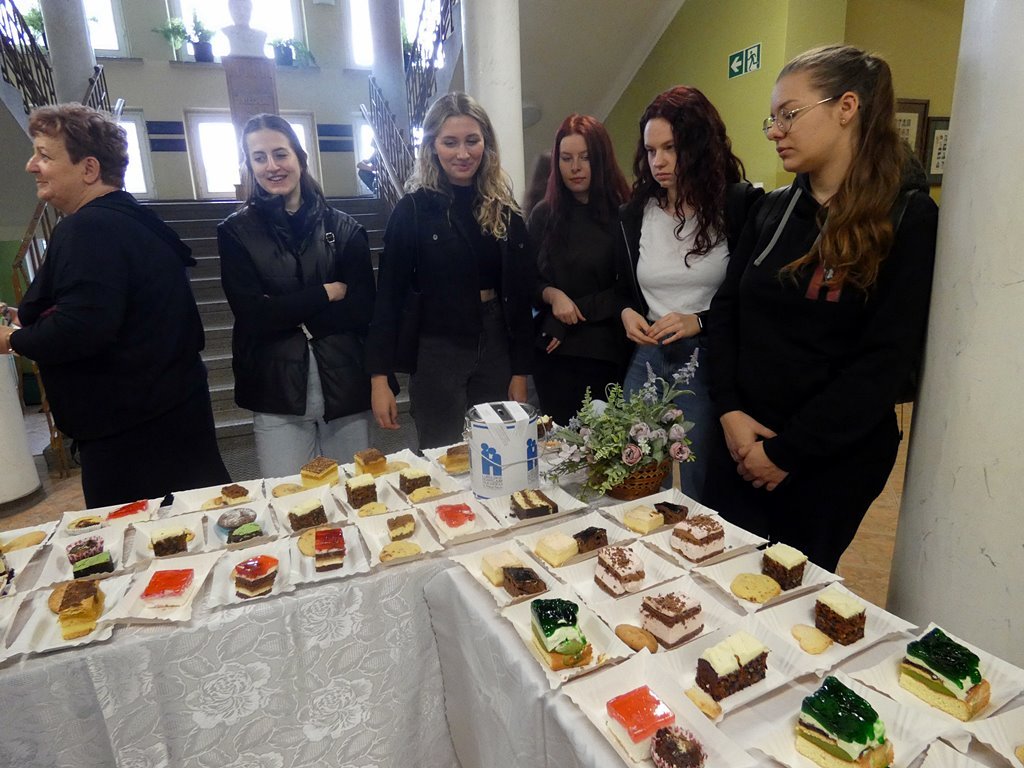 2023-03-31 Kiermasz dla hospicjum