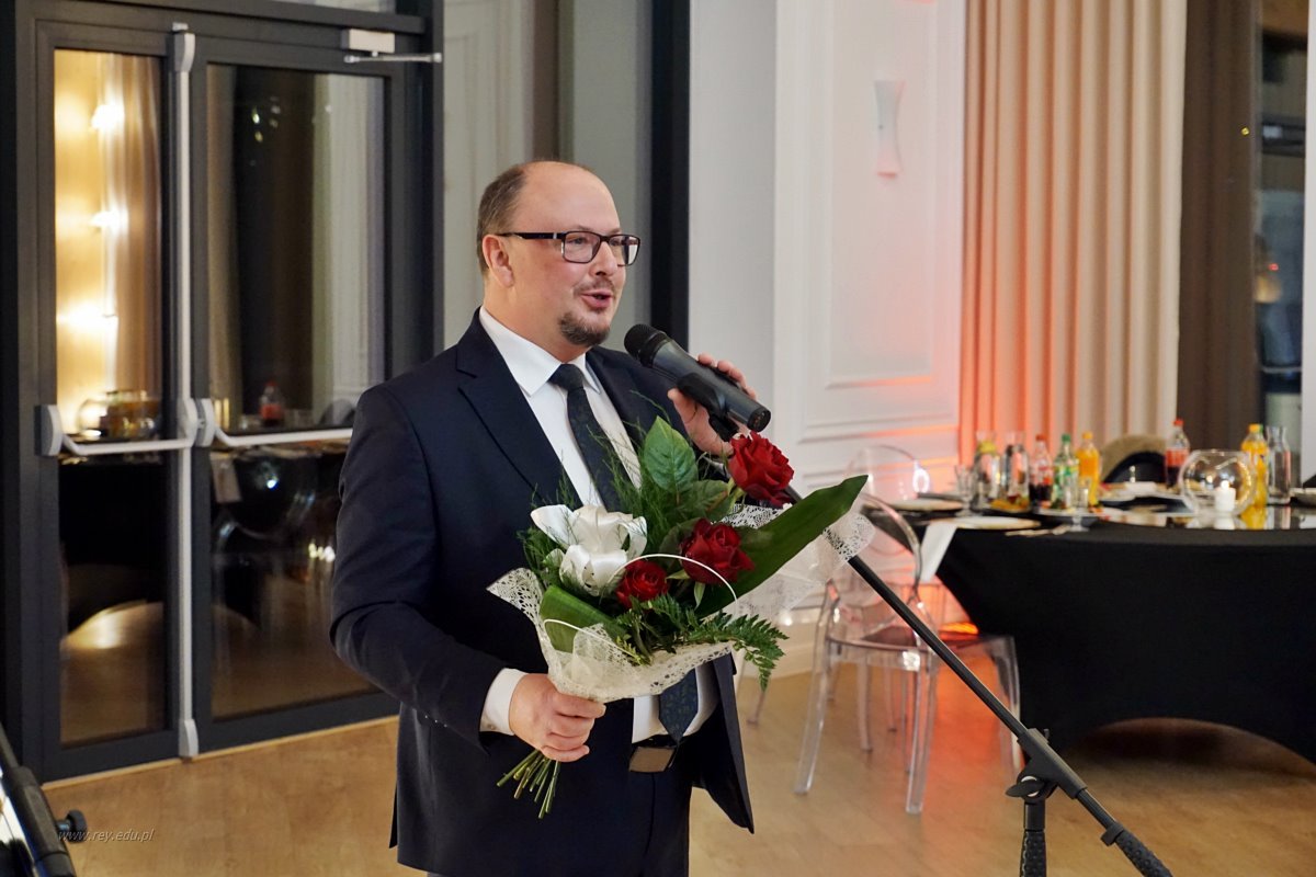 2021-01-07 Studniówka 2022