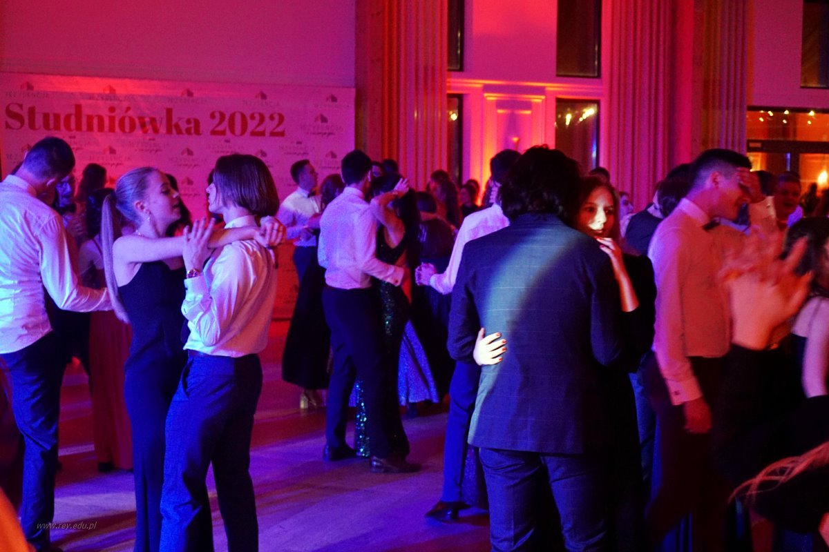 2021-01-07 Studniówka 2022